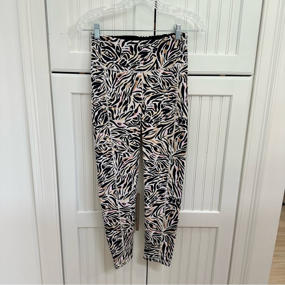 Lilly Pulitzer High-Rise Midi Weekender Legging in Small